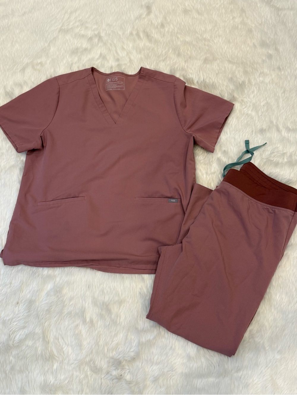 Figs Women's Scrub Set Mauve Rose Top & Pants Women Size XXL Nursing Set